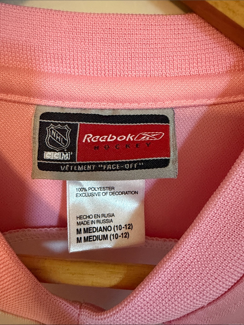 Reebok Pink & White Hockey Jersey Nashville Predators - Picture 3 of 5